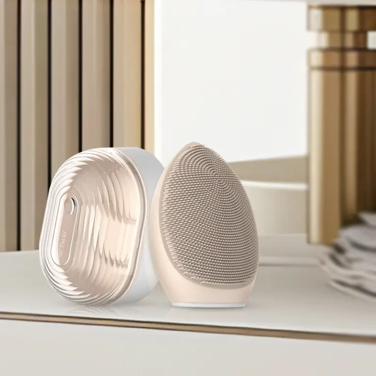 NICEMAY MR-1969 compact silicone facial brush displayed with its rear cover.