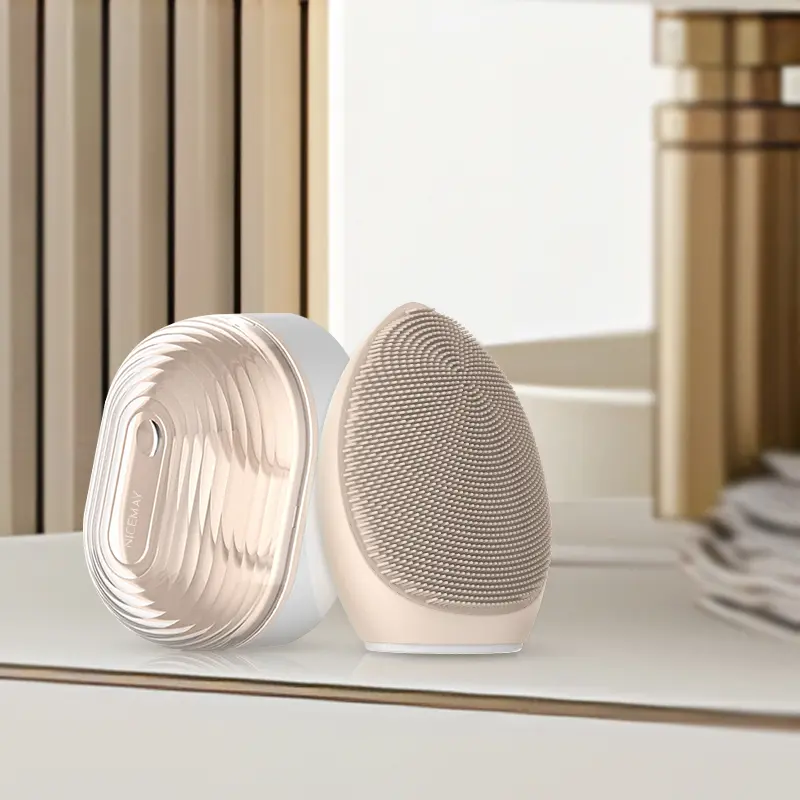 NICEMAY MR-1969 compact silicone facial brush displayed with its rear cover.